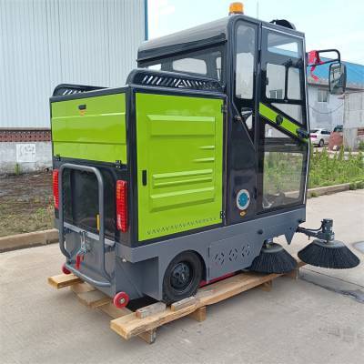 欣发多功能道路清扫车小型新能源扫路车物业工厂用驾驶式扫地车